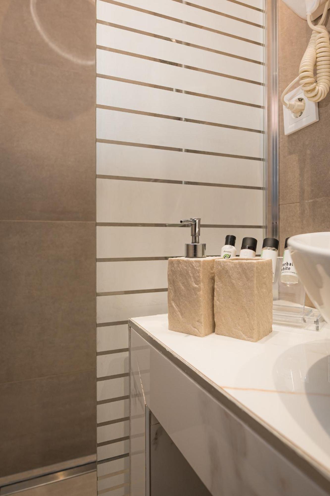 Centralviewsuites Nea Moudania Bagian luar foto