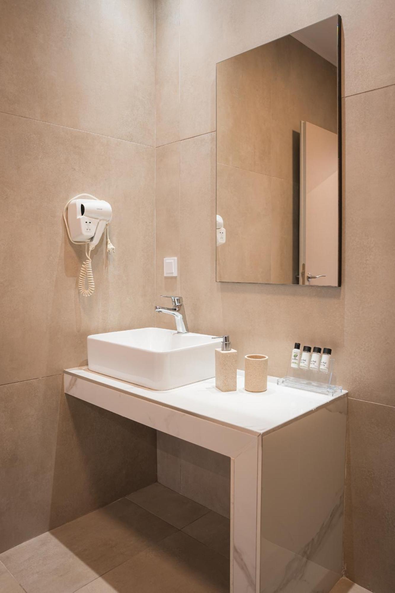 Centralviewsuites Nea Moudania Bagian luar foto