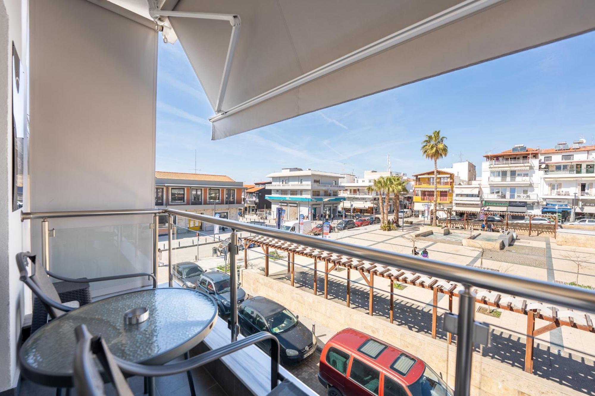 Centralviewsuites Nea Moudania Bagian luar foto