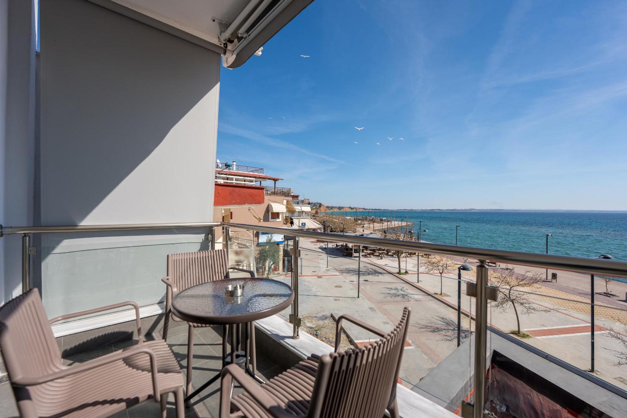 Centralviewsuites Nea Moudania Bagian luar foto