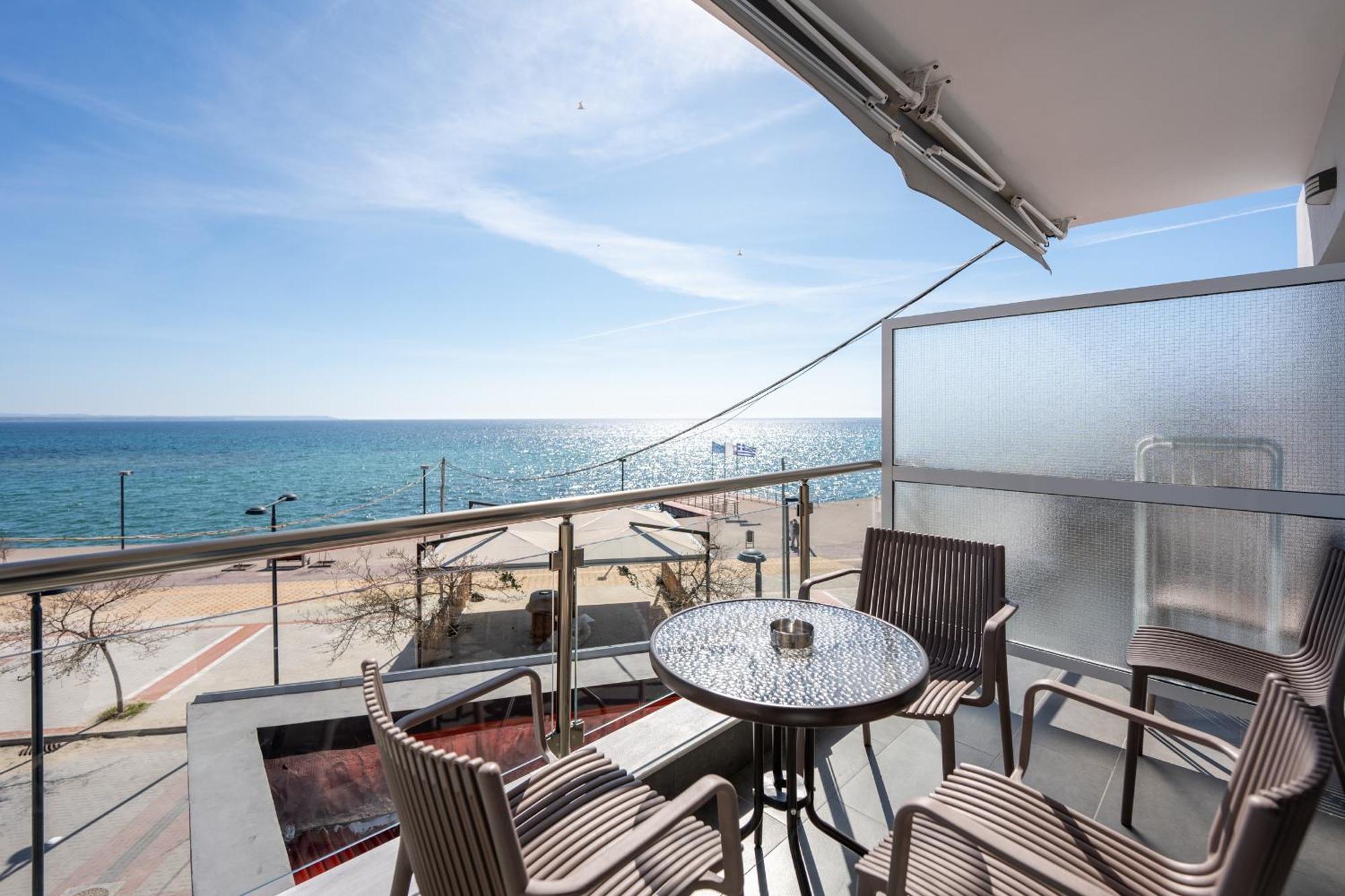 Centralviewsuites Nea Moudania Bagian luar foto