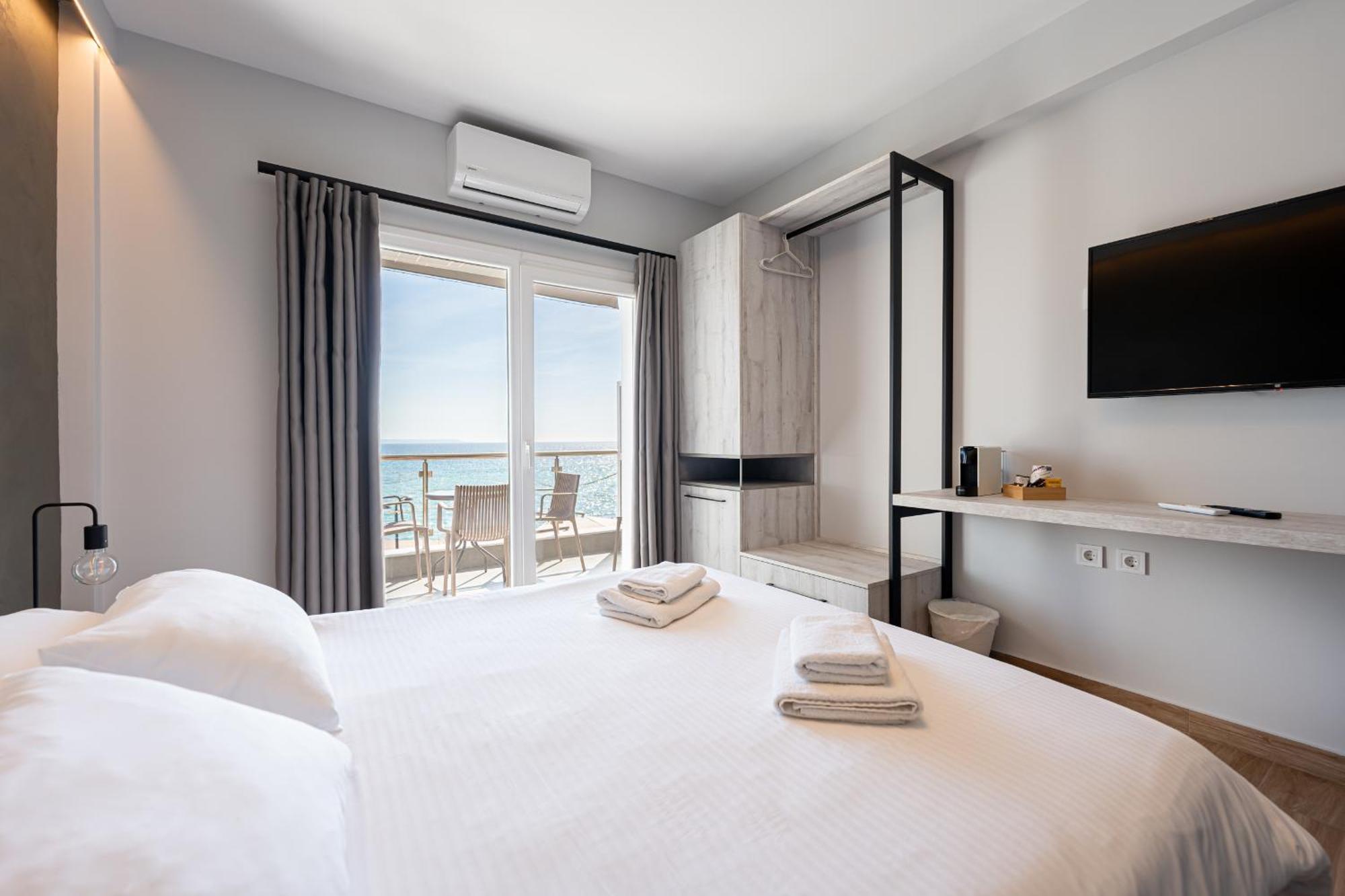 Centralviewsuites Nea Moudania Bagian luar foto