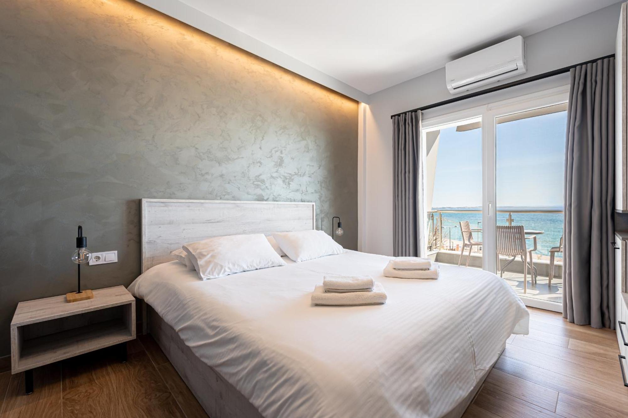 Centralviewsuites Nea Moudania Bagian luar foto