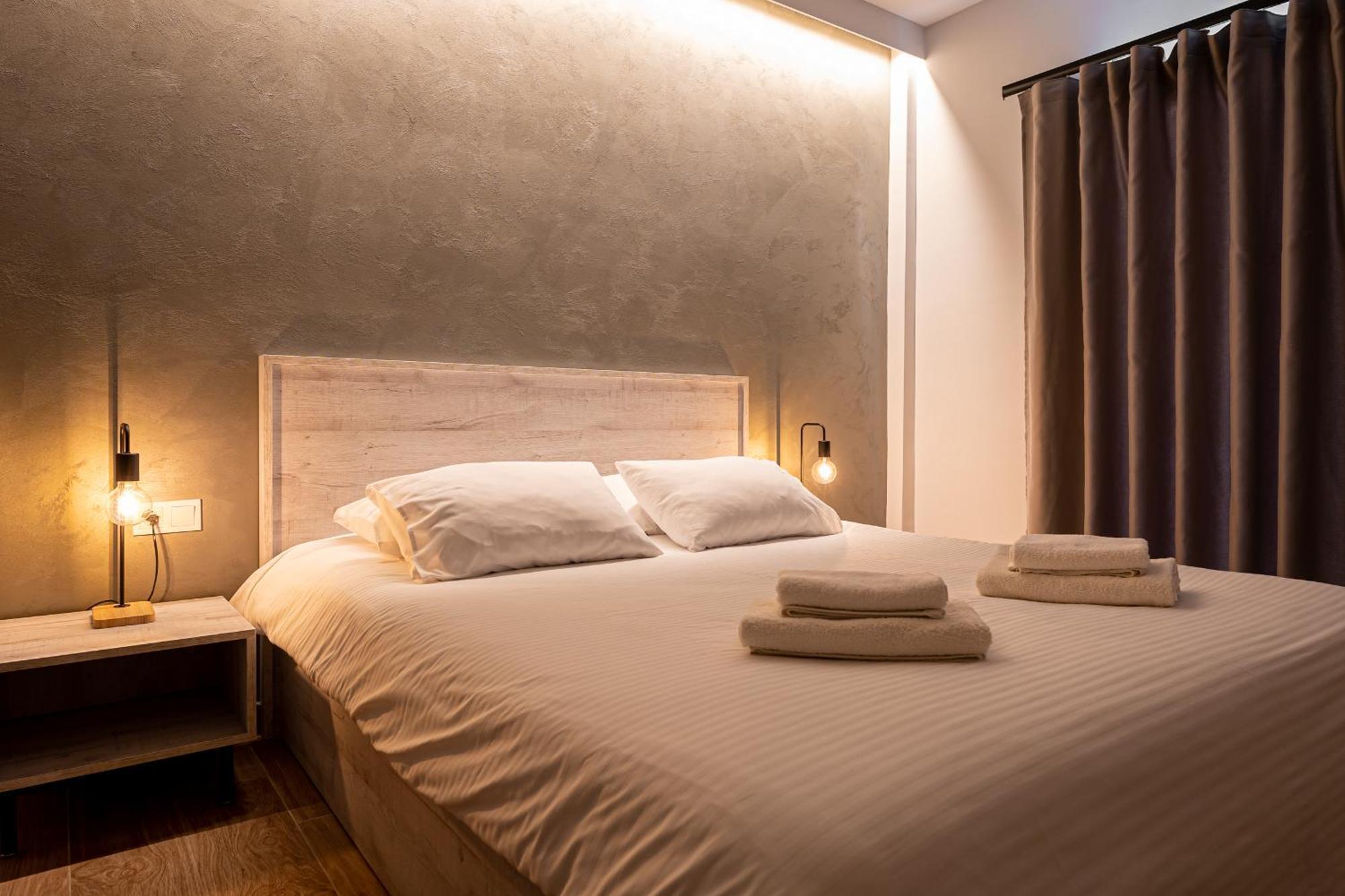 Centralviewsuites Nea Moudania Bagian luar foto