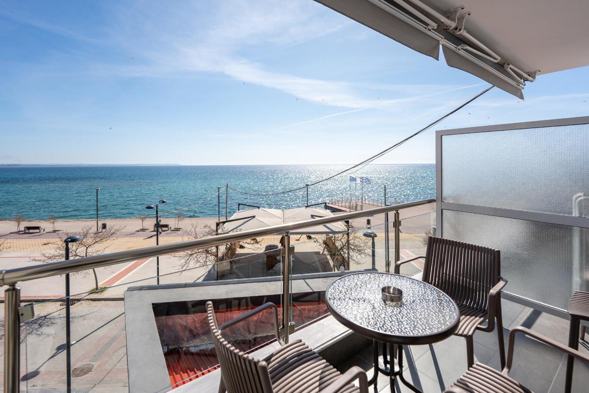 Centralviewsuites Nea Moudania Bagian luar foto